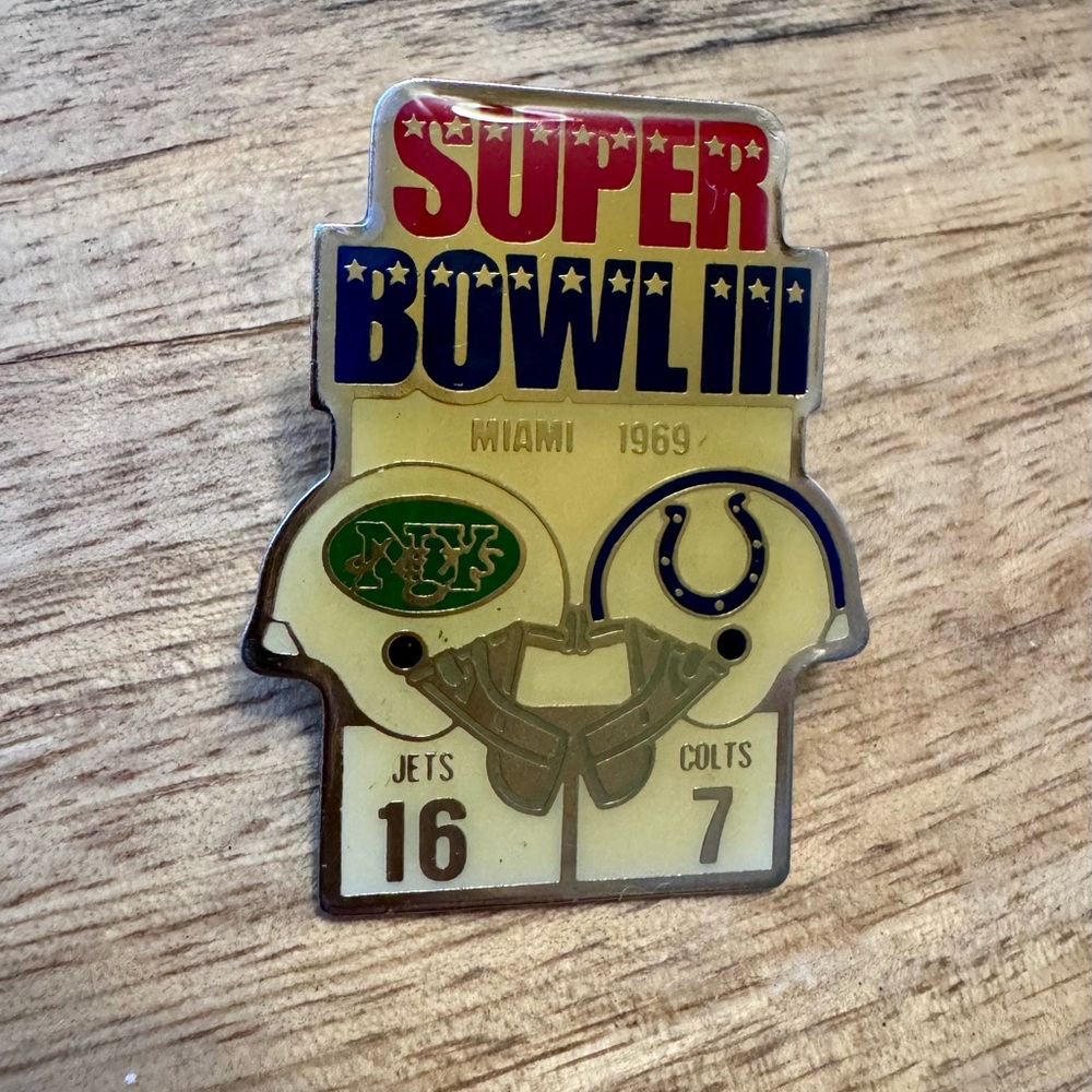 Vintage Super Bowl III Pin – Jets vs Colts – Miami 1969 – NFL Memorabilia